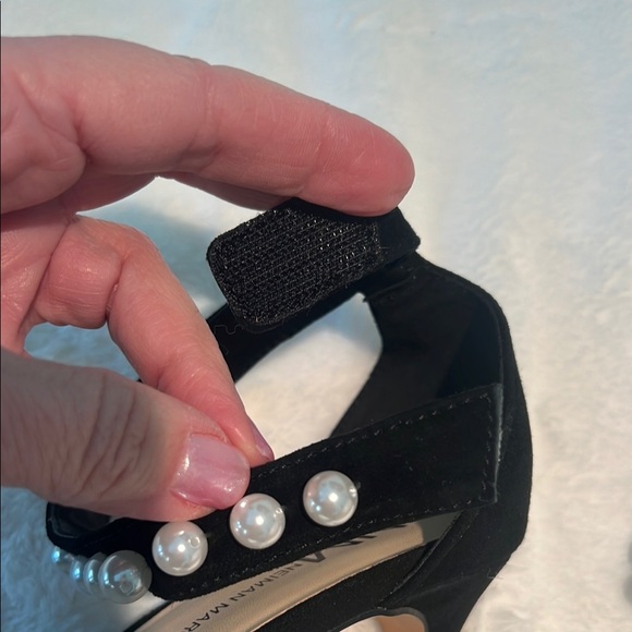 Neiman Marcus Black Sandals with Pearl Embellishments - Picture 4 of 4